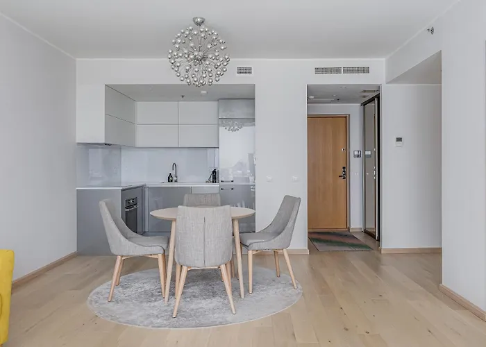 Revalia Fahle Airport Bus-Station Apartments With Best Views