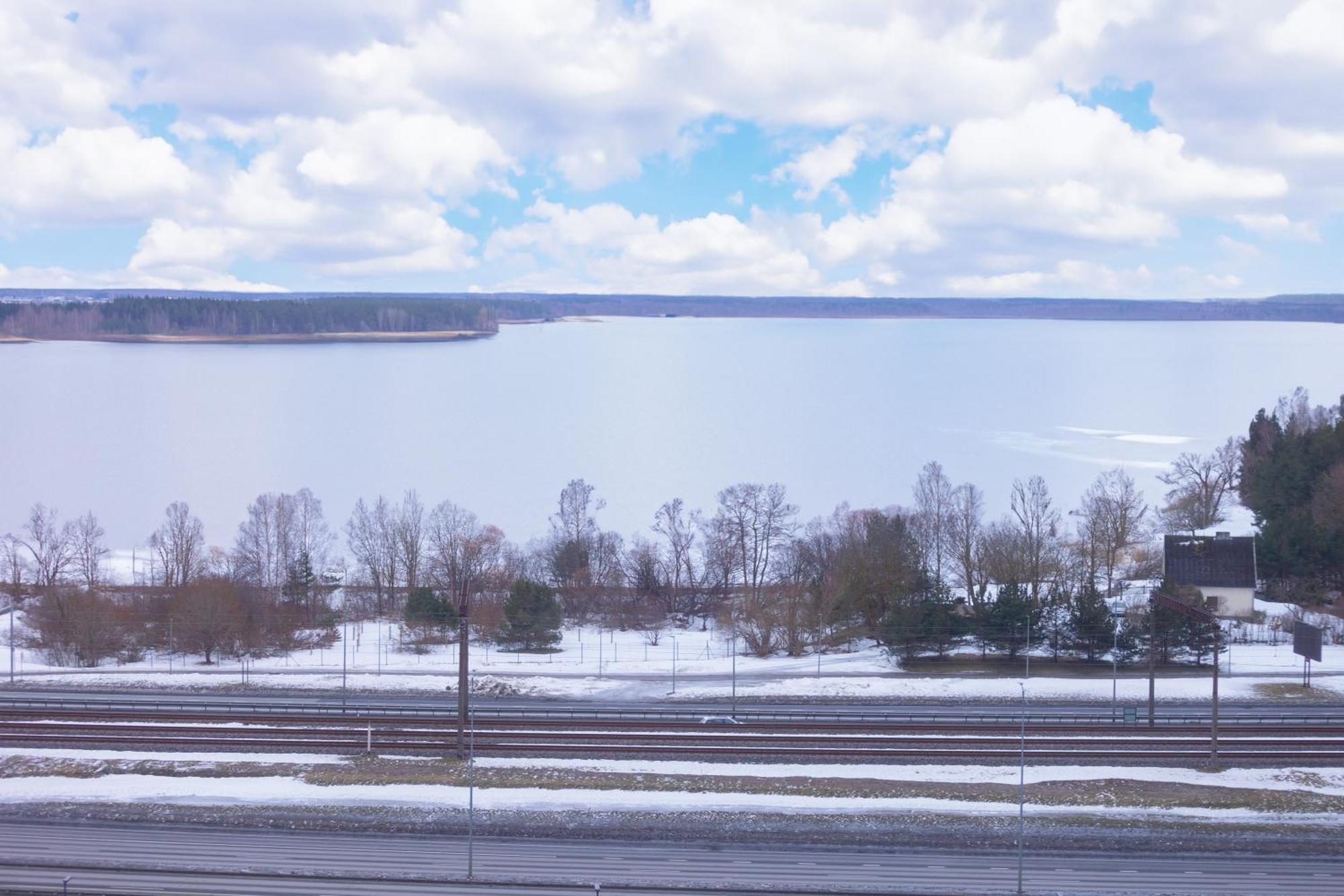 Revalia Fahle Airport Bus-station With Views Tallinna