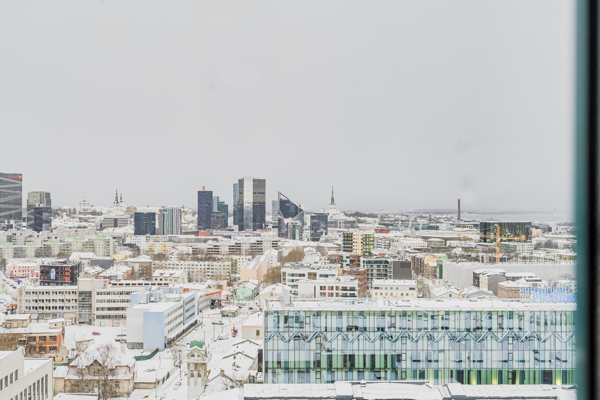 Revalia Fahle Airport Bus-station With Views Tallinna